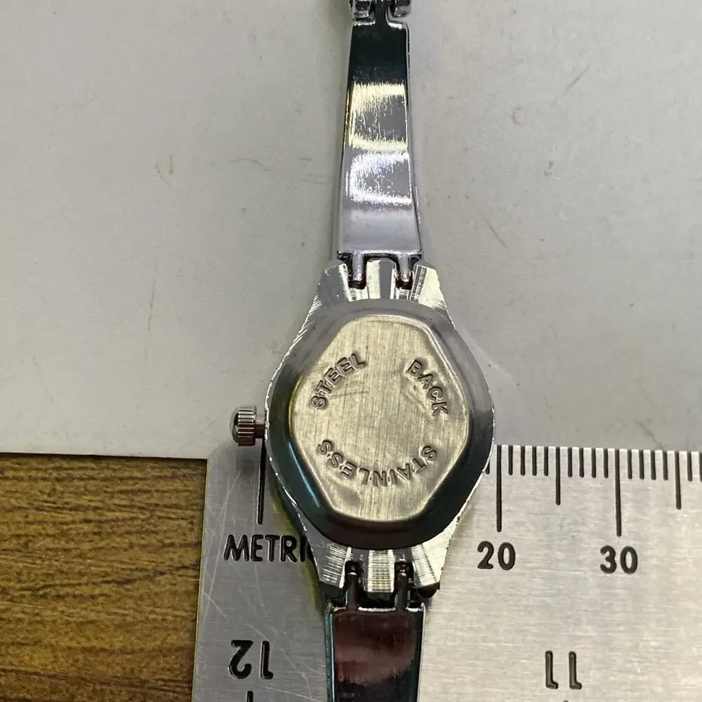 Silver Womens Heart Shaped Silver Fashion Watch Works New Battery